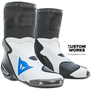 Botas de moto de competición y carretera Dainese Axial 2 Air | Hombre | Blanco / Azul cielo | Custom Works 