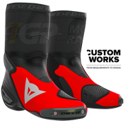 Botas de moto de carreras y carretera Dainese Axial 2 Air Marco Bezzecchi Replica 2026 | Hombre | Flúor rojo / Negro | Custom Works 