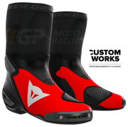 Botas de moto Dainese Axial 2 Racing y de calle Marco Bezzecchi Replica 2026 | Hombres | Rojo Flúor / Negro | Custom Works 