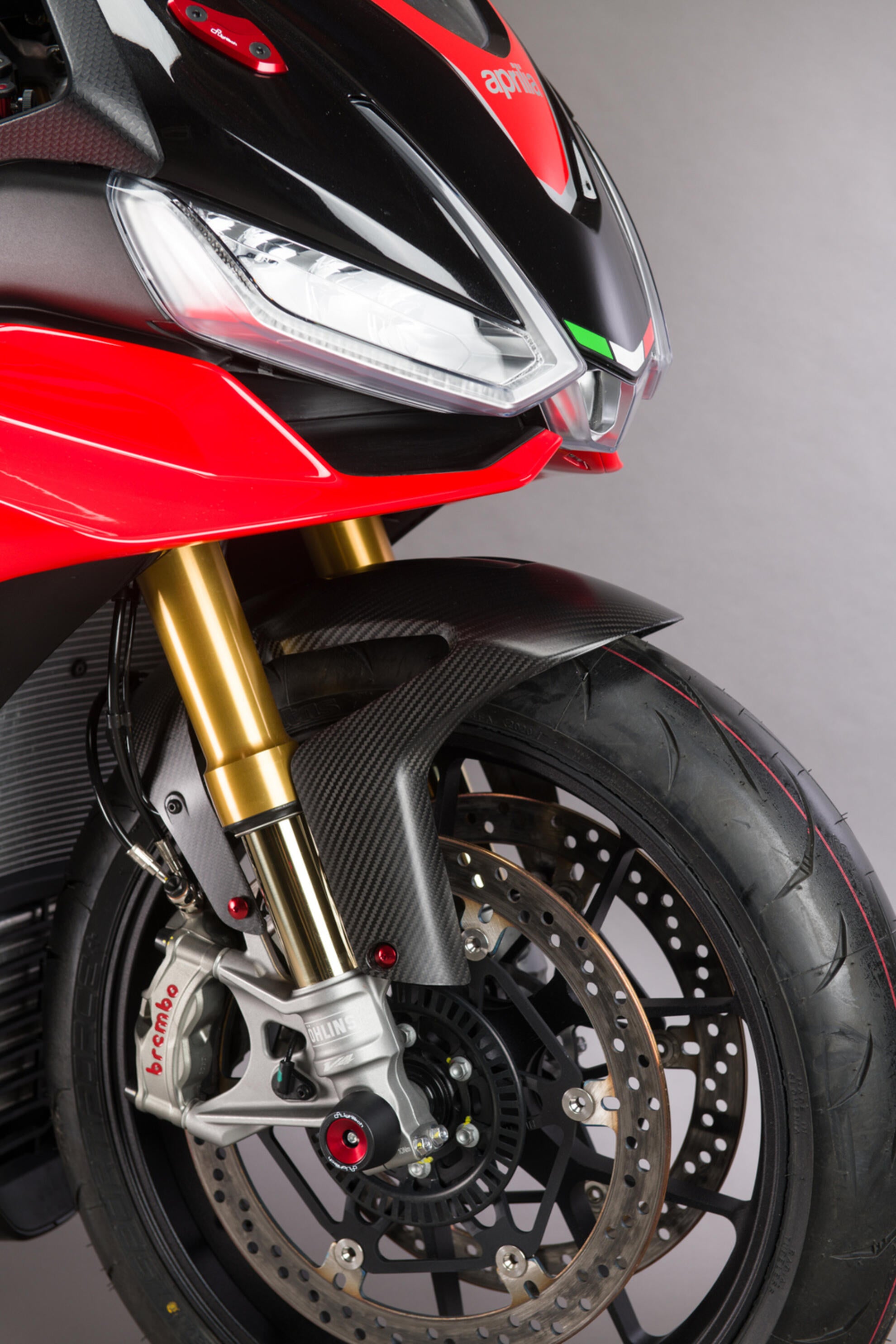 Guardabarros delantero de carbono LighTech Aprilia RSV4/RR/1100 Factory (21-25) CARA0610 