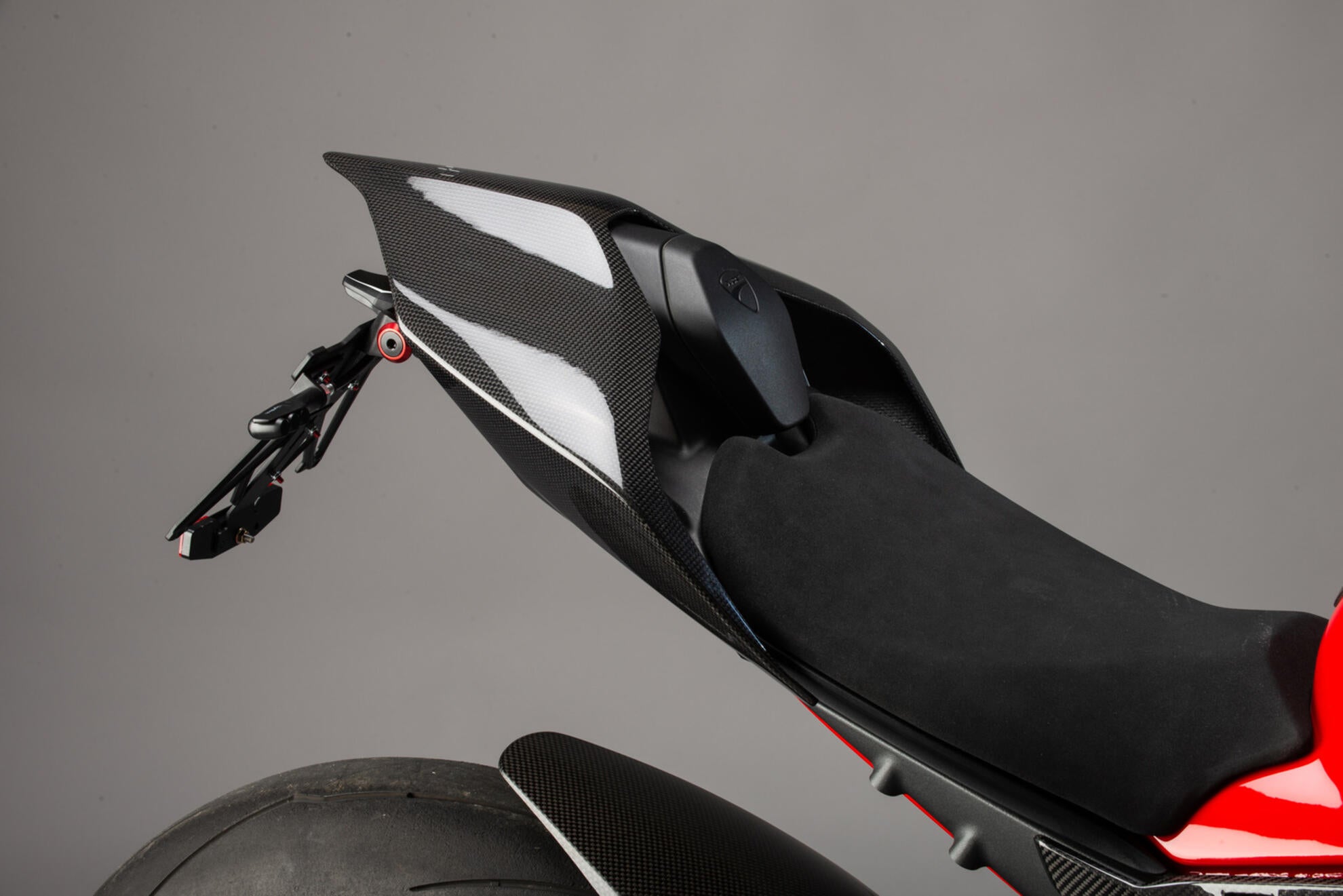 Carenado trasero de carbono LighTech Ducati Panigale V4/S/R (18-24) CARD0890 