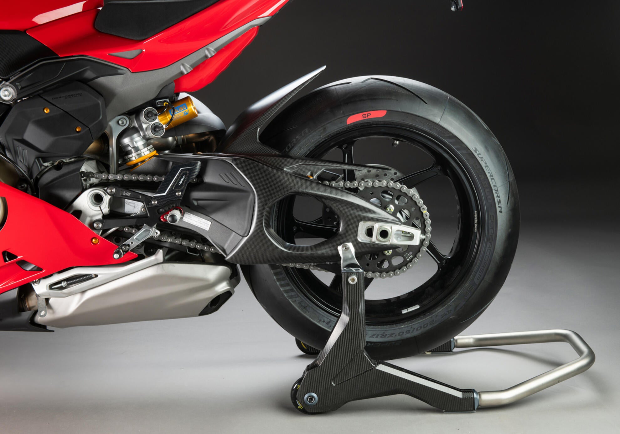 Cubiertas de basculante de carbono LighTech Ducati Panigale V4/S (2025) CARD2460M 