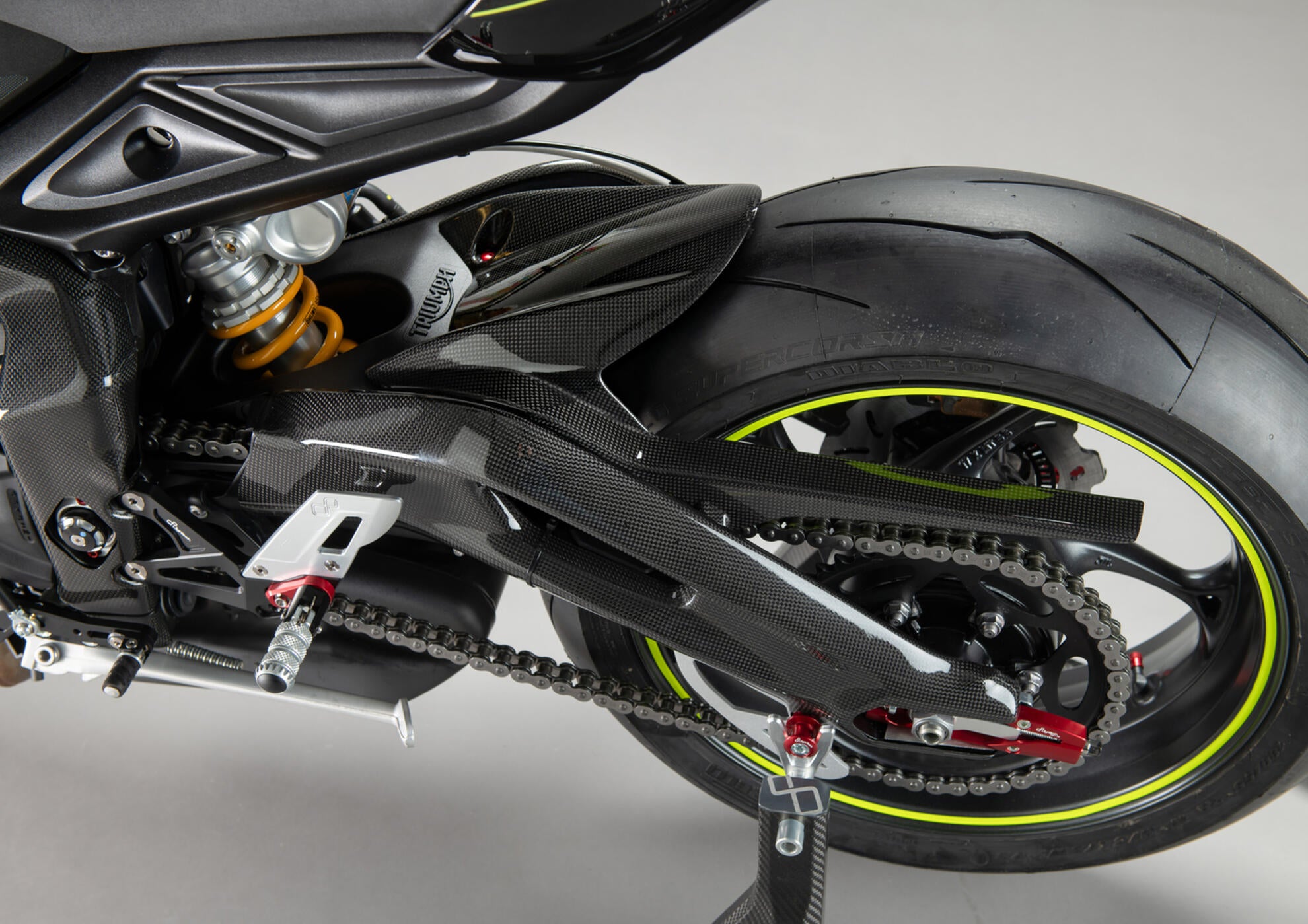 Guardabarros trasero de carbono LighTech Triumph Street Triple 765 S / R / RS / Moto2 (17-25) CART2420 
