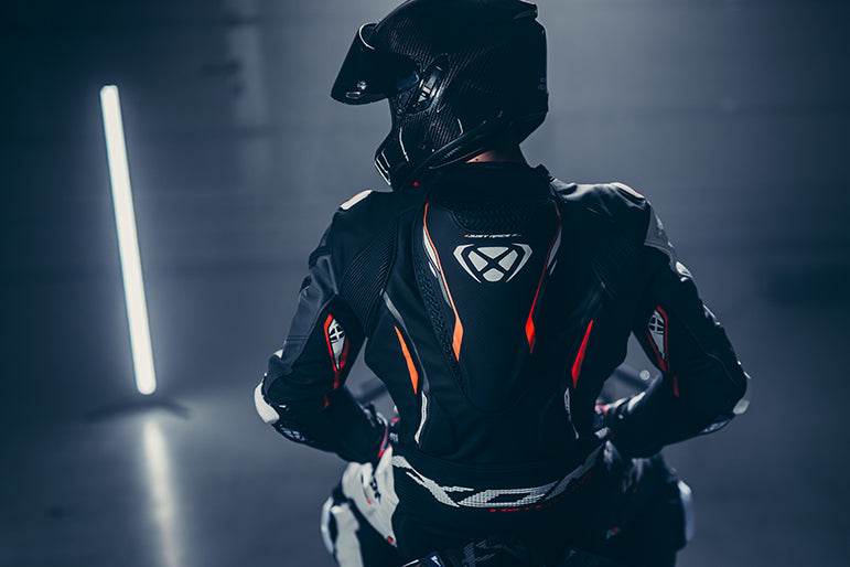 IXON Demonio mono Mono de cuero – Mono de competición perforado | Hombre | Negro/Blanco/Rojo 