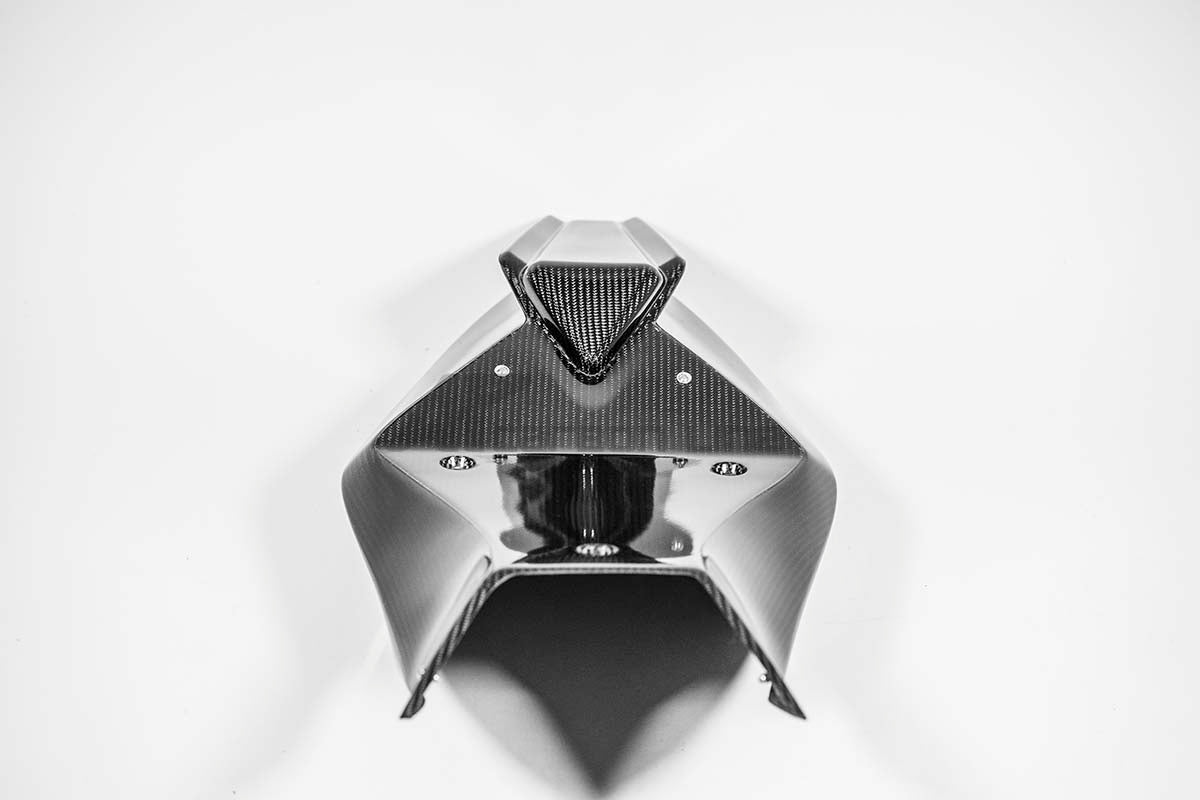 Carénage trasero 200g AP Carbon Line Aprilia RSV4/RR/1100 Factory (21-25) 