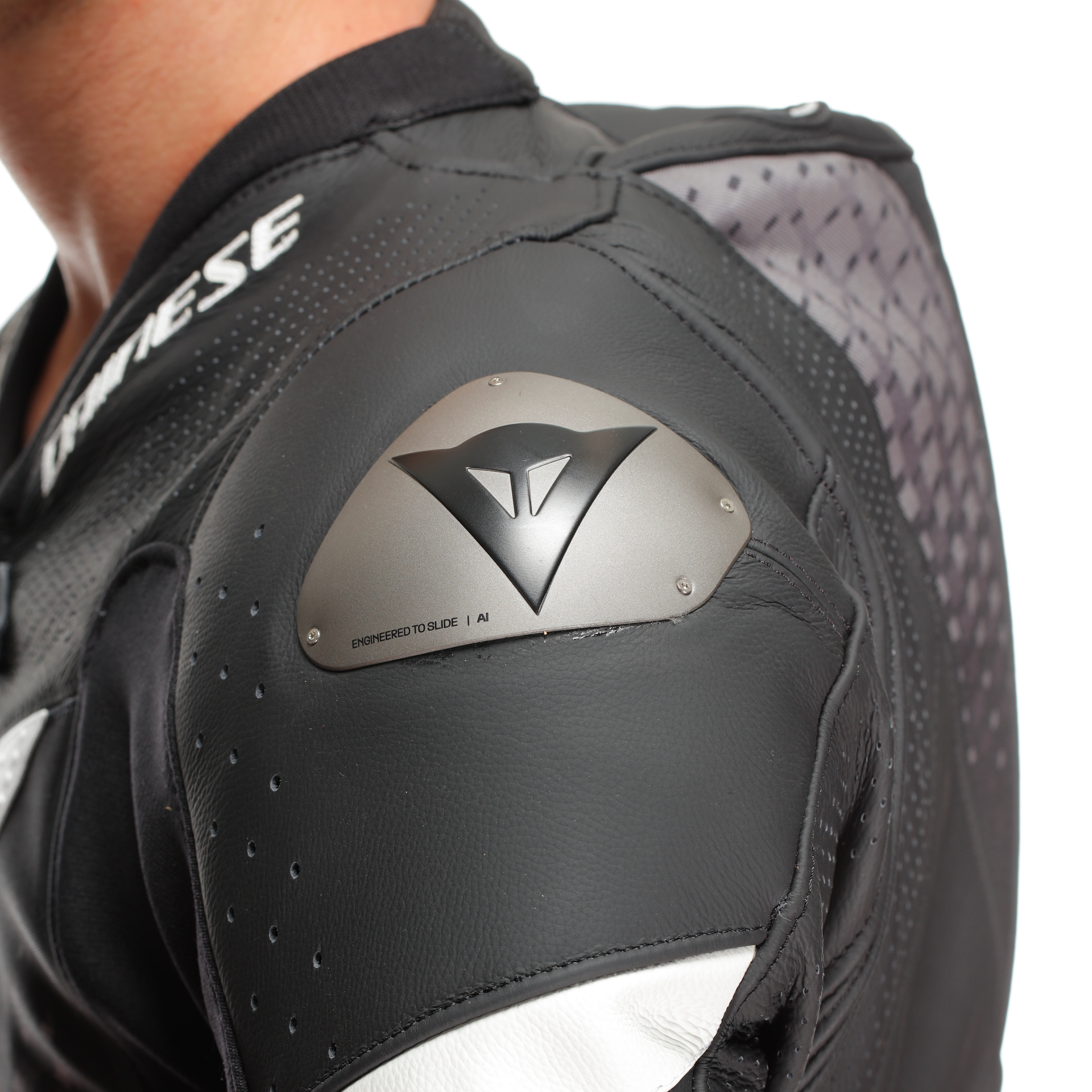 Dainese Laguna Seca 6 Mono de cuero – Traje de competición perforado | Hombre | Negro/Blanco 