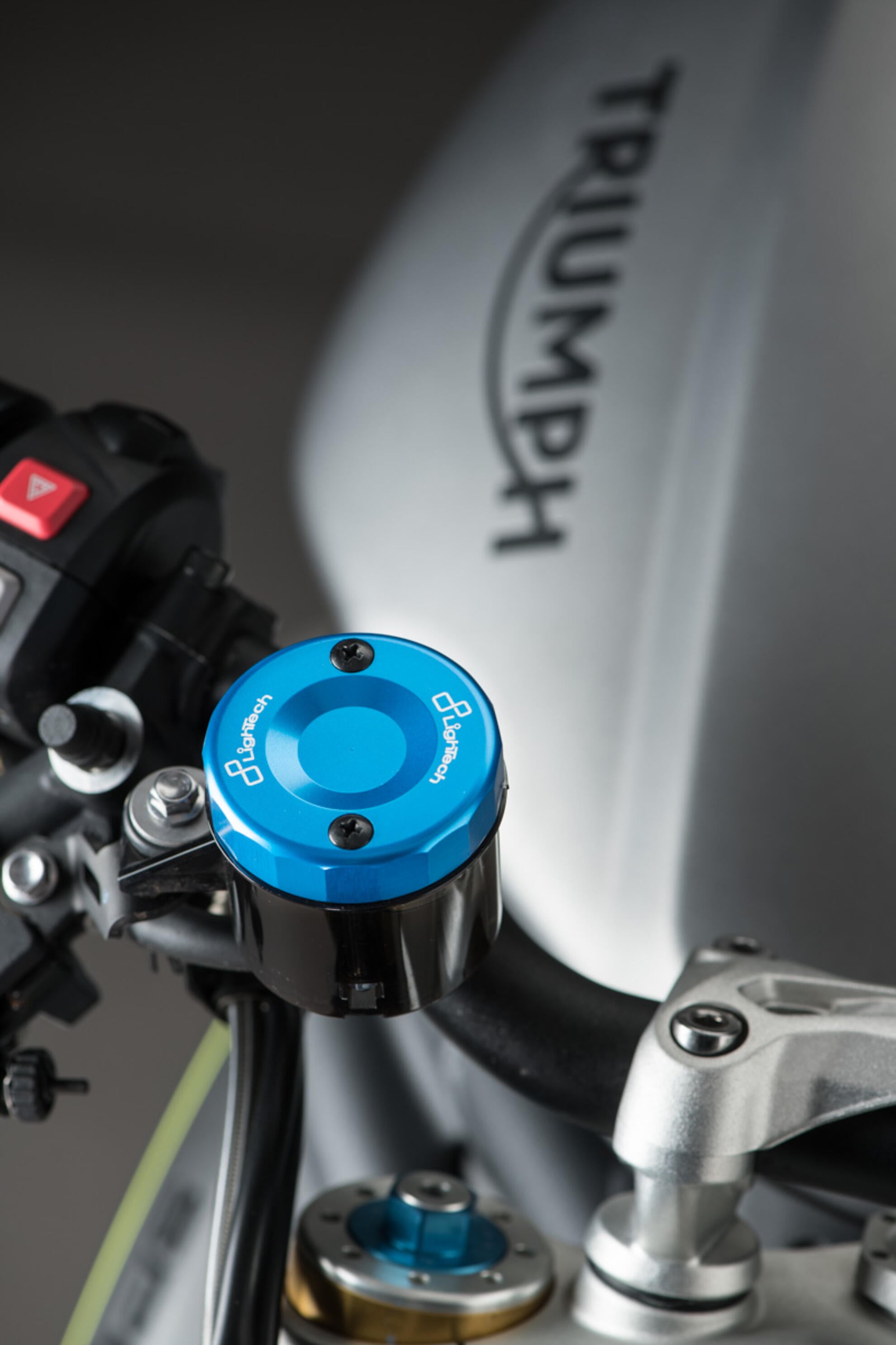 Tapa del recipiente de compensación delantera LighTech Ducati Panigale V4/S/R (18-24) FBC04 