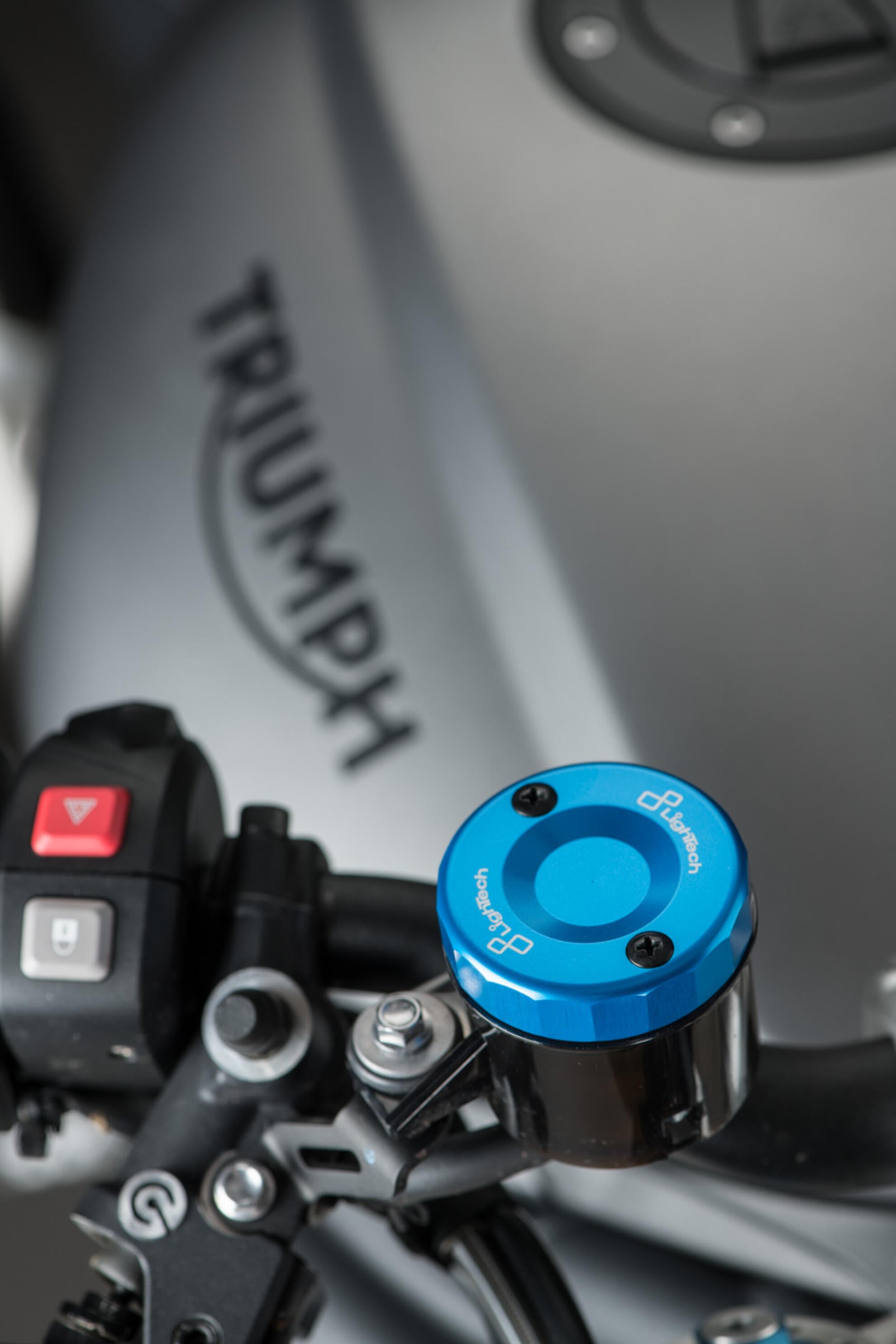 Tapa del recipiente de compensación delantera LighTech Ducati Panigale V4/S/R (18-24) FBC04 