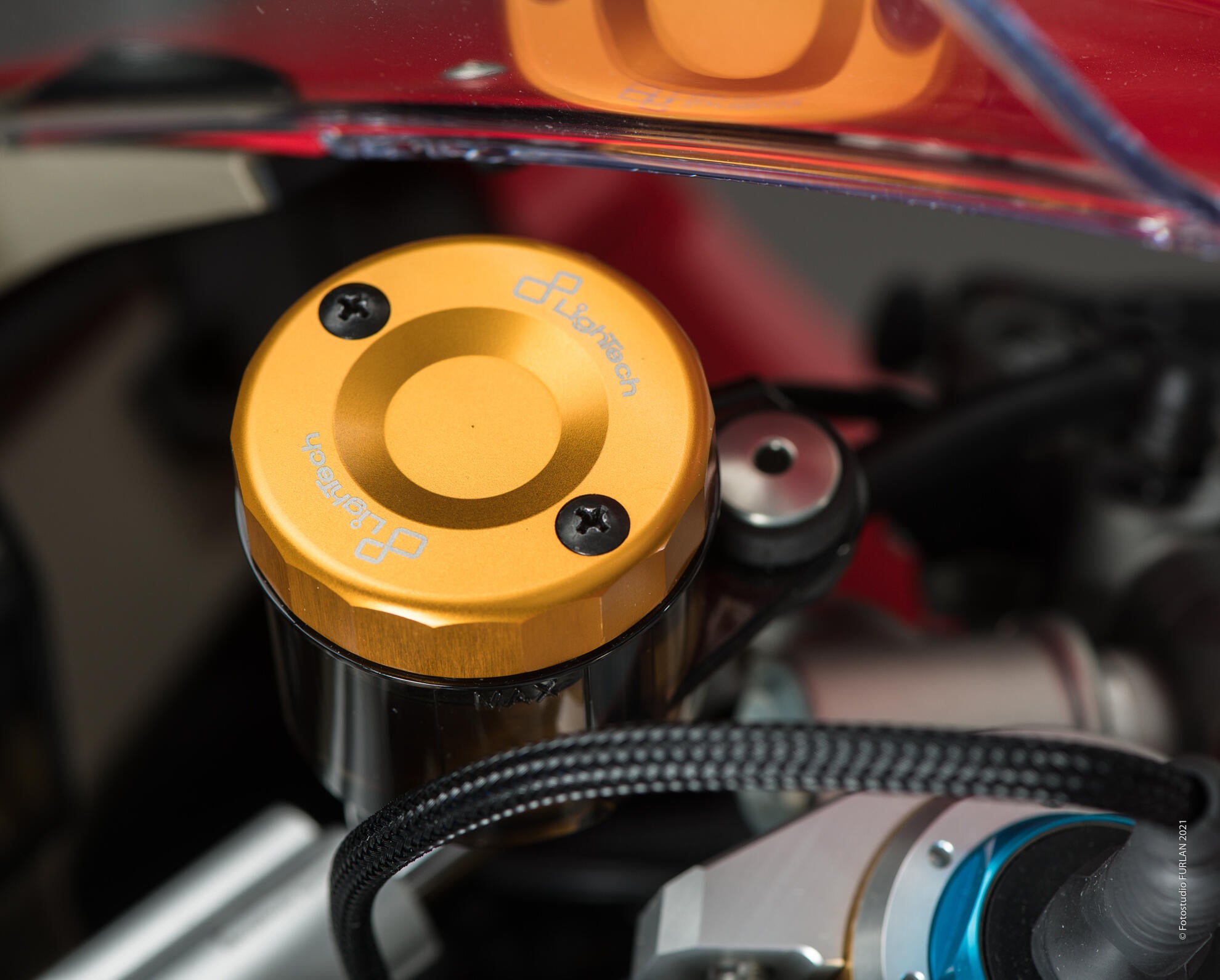 Tapa del recipiente de compensación delantera LighTech Ducati Panigale V4/S/R (18-24) FBC04 