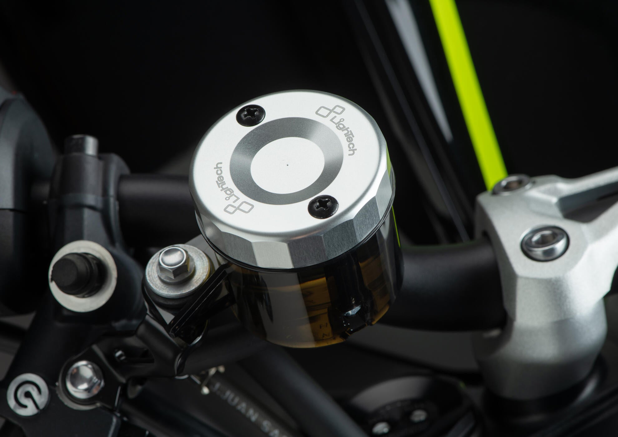 Tapa del recipiente de compensación delantera LighTech Ducati Panigale V4/S/R (18-24) FBC04 