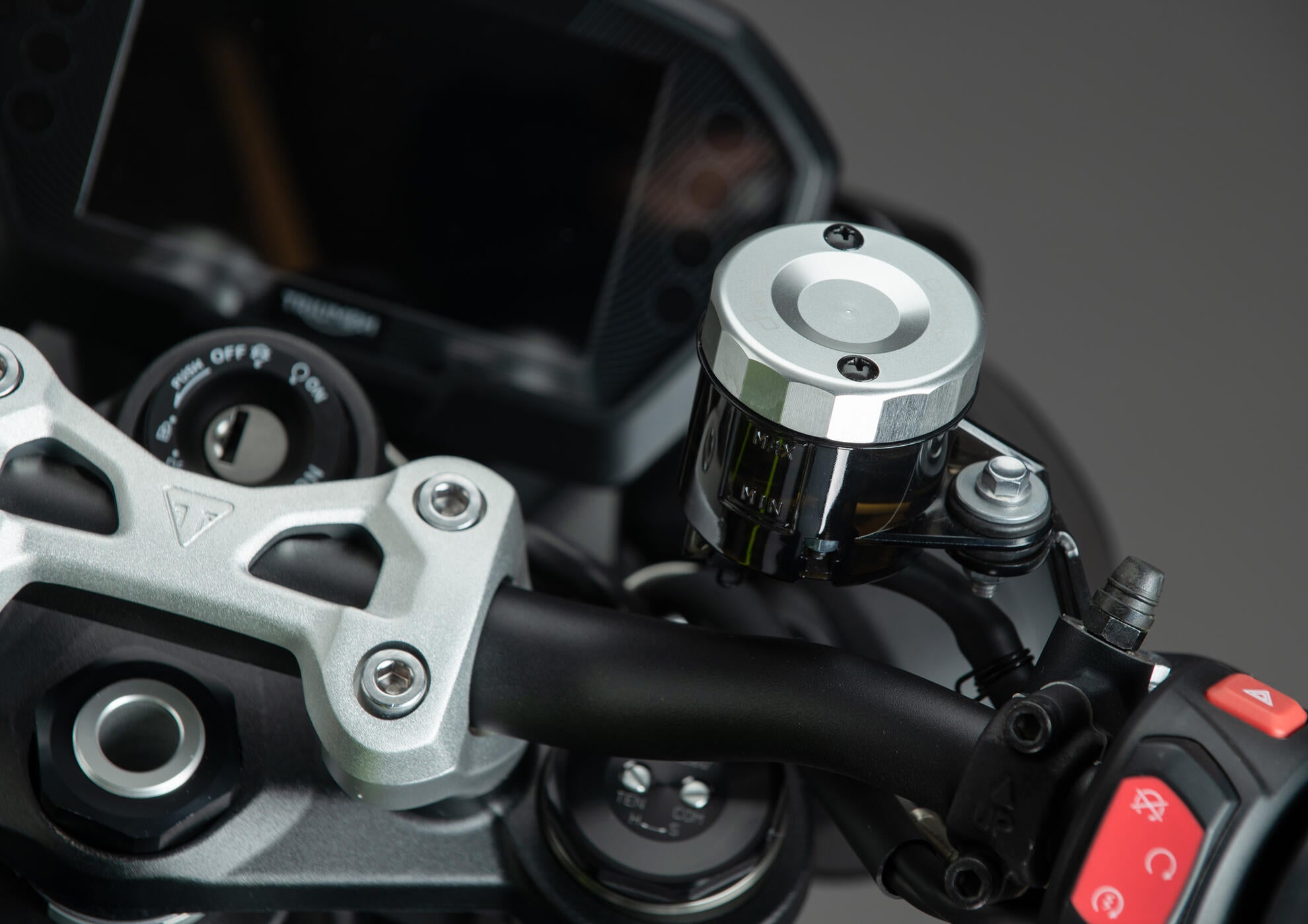 Tapa del recipiente de compensación delantera LighTech Ducati Panigale V4/S/R (18-24) FBC04 