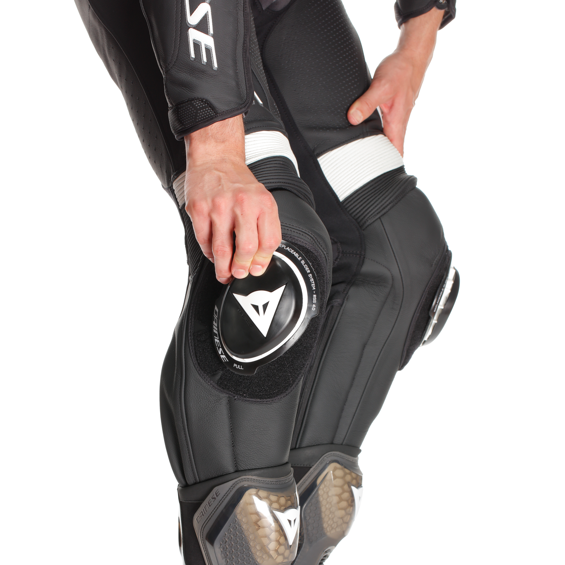 Dainese Laguna Seca 6 Mono de cuero – Traje de competición perforado | Hombre | Negro/Blanco 