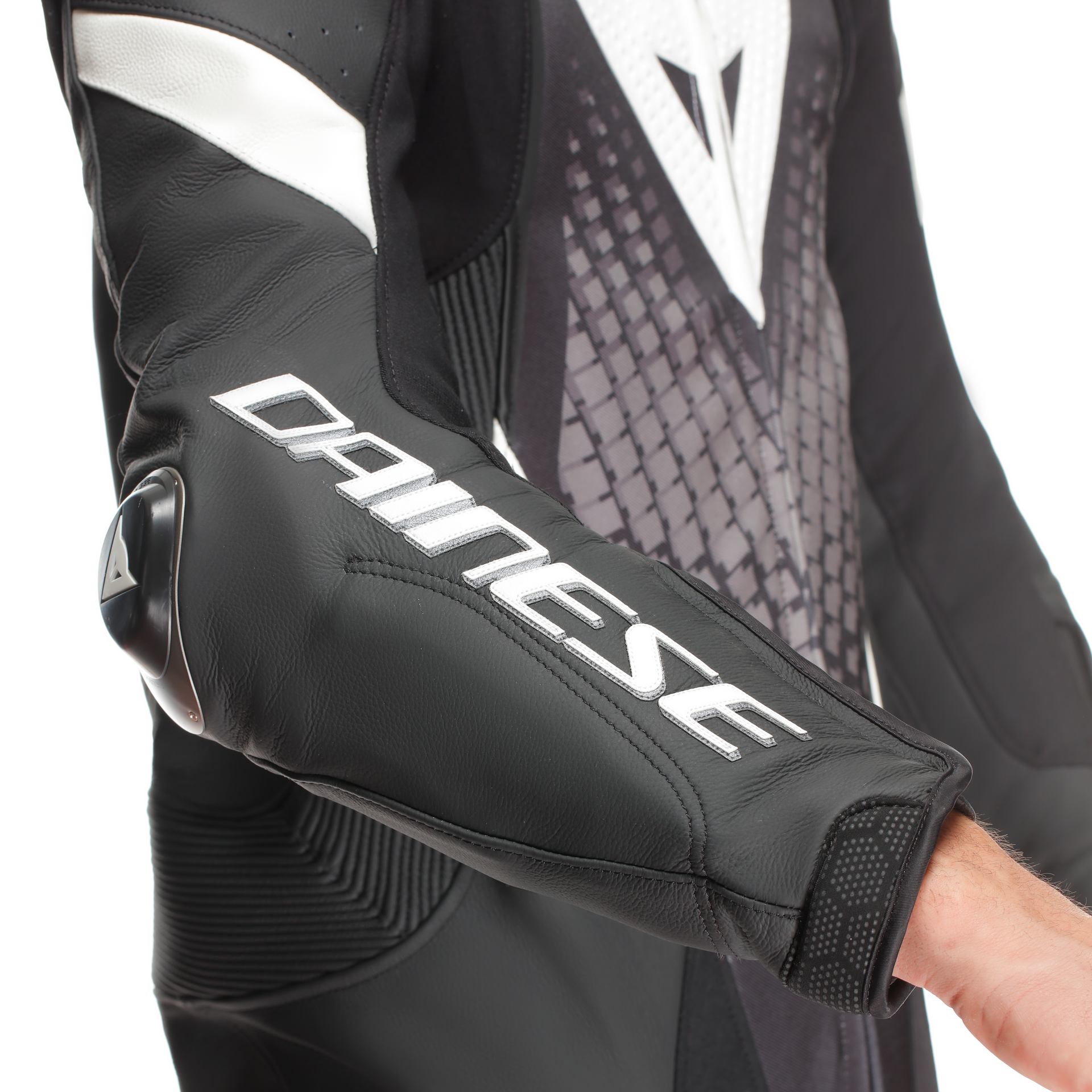 Dainese Laguna Seca 6 Mono de cuero – Traje de competición perforado | Hombre | Negro/Blanco 