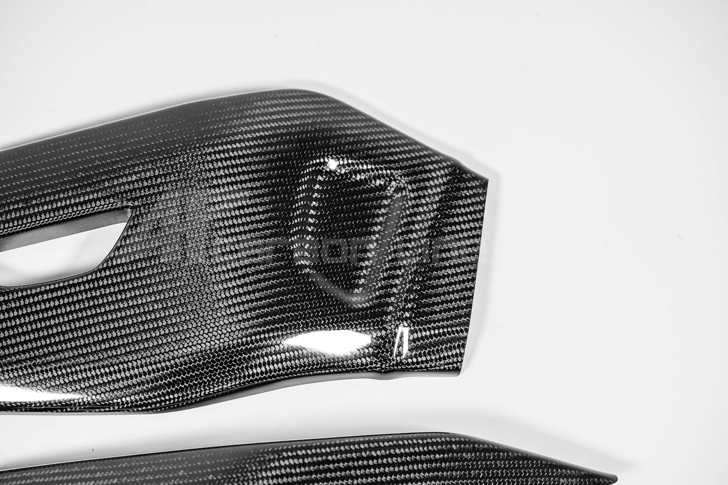 Cubiertas de basculante 200g AP Carbon Line Yamaha YZF-R1/M RN32, RN49 y RN65 (15-25) 